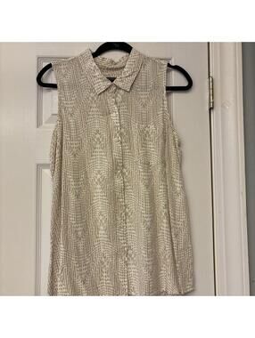 Banana Republic 100% Rayon Sleeveless Blouse.Button Down. Khaki & White. Sz M